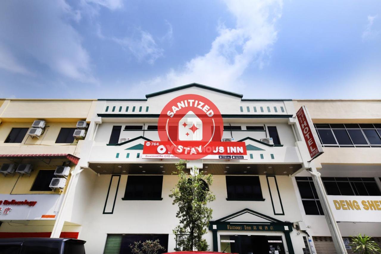 Malacca Oyo 764 Hotel Famous Inn מראה חיצוני תמונה