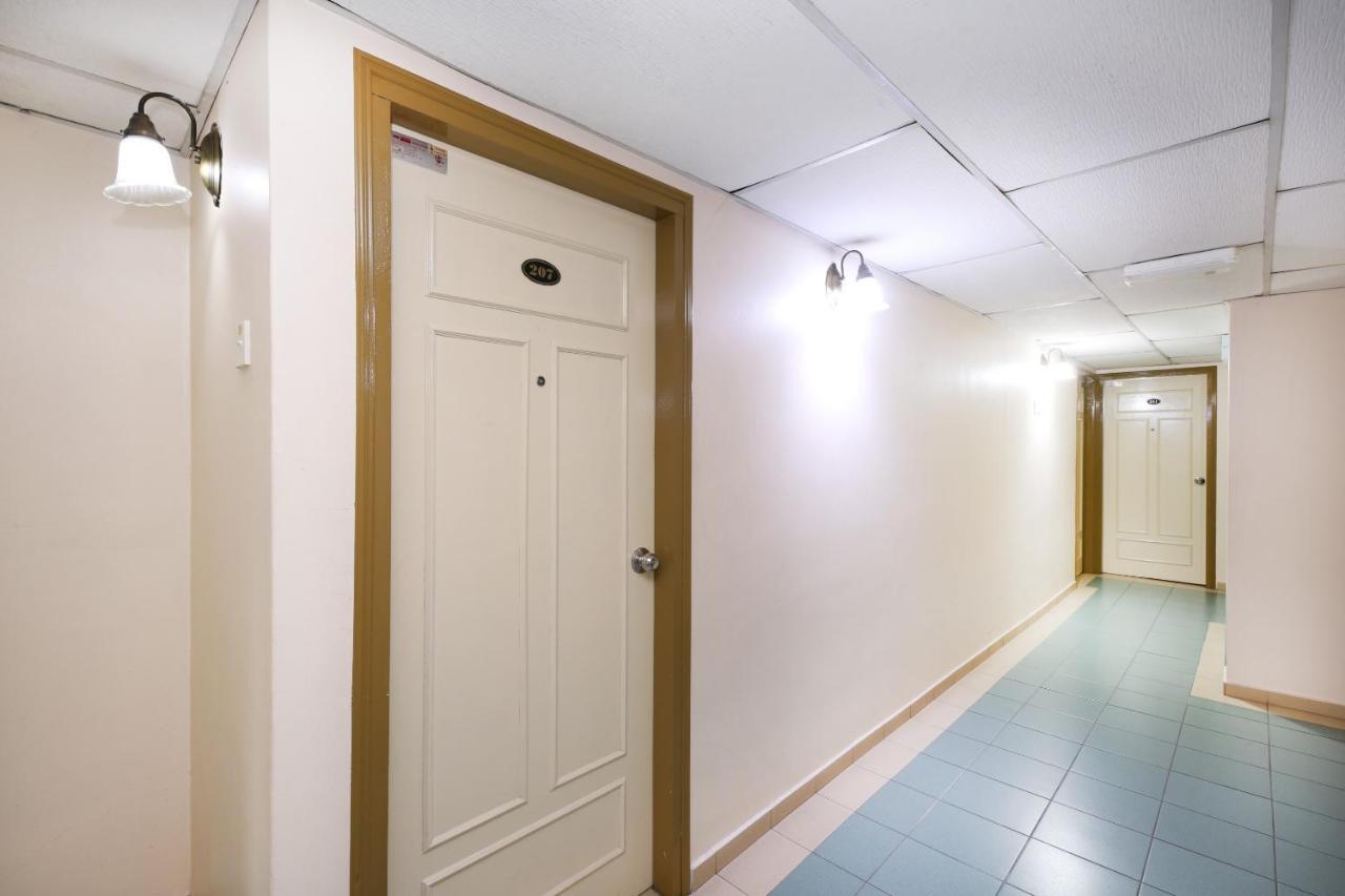 Malacca Oyo 764 Hotel Famous Inn מראה חיצוני תמונה