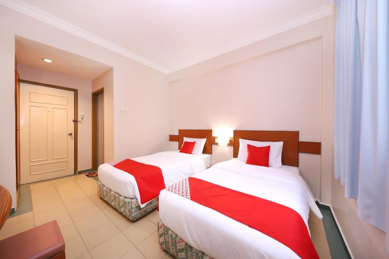 Malacca Oyo 764 Hotel Famous Inn מראה חיצוני תמונה