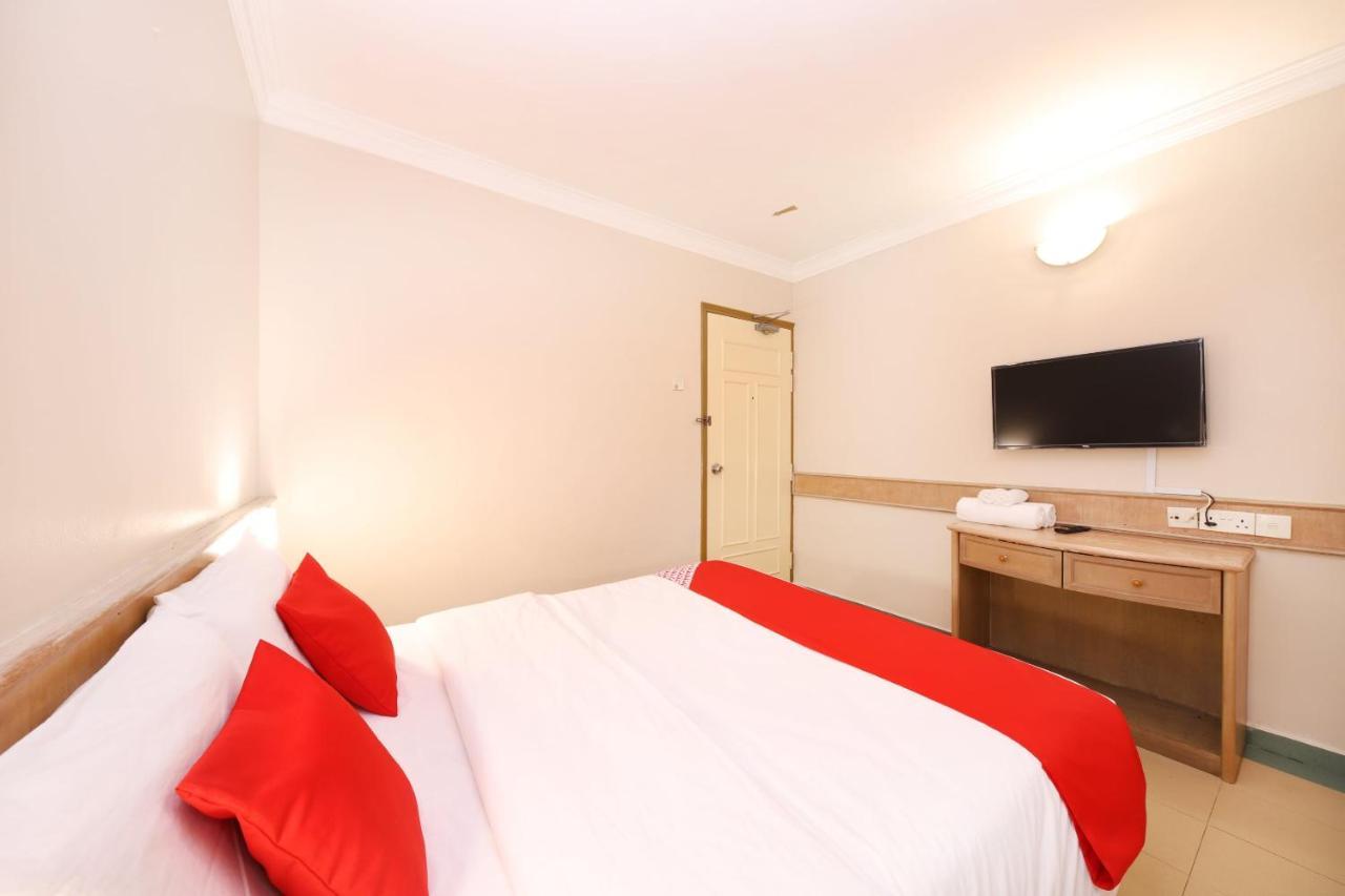 Malacca Oyo 764 Hotel Famous Inn מראה חיצוני תמונה