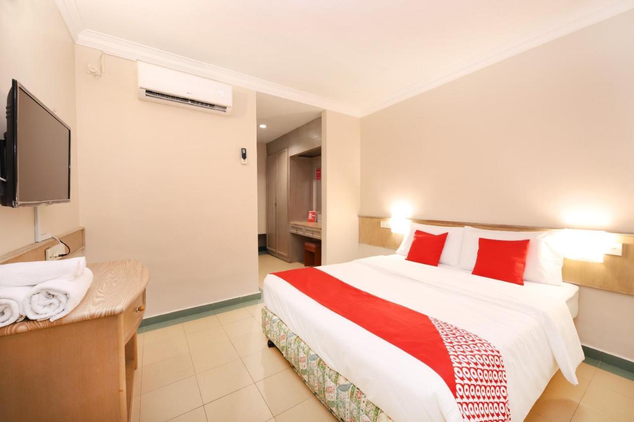 Malacca Oyo 764 Hotel Famous Inn מראה חיצוני תמונה