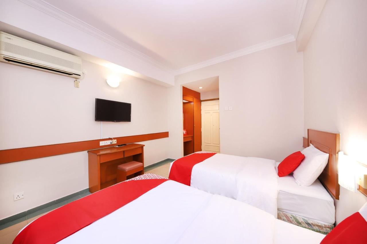 Malacca Oyo 764 Hotel Famous Inn מראה חיצוני תמונה