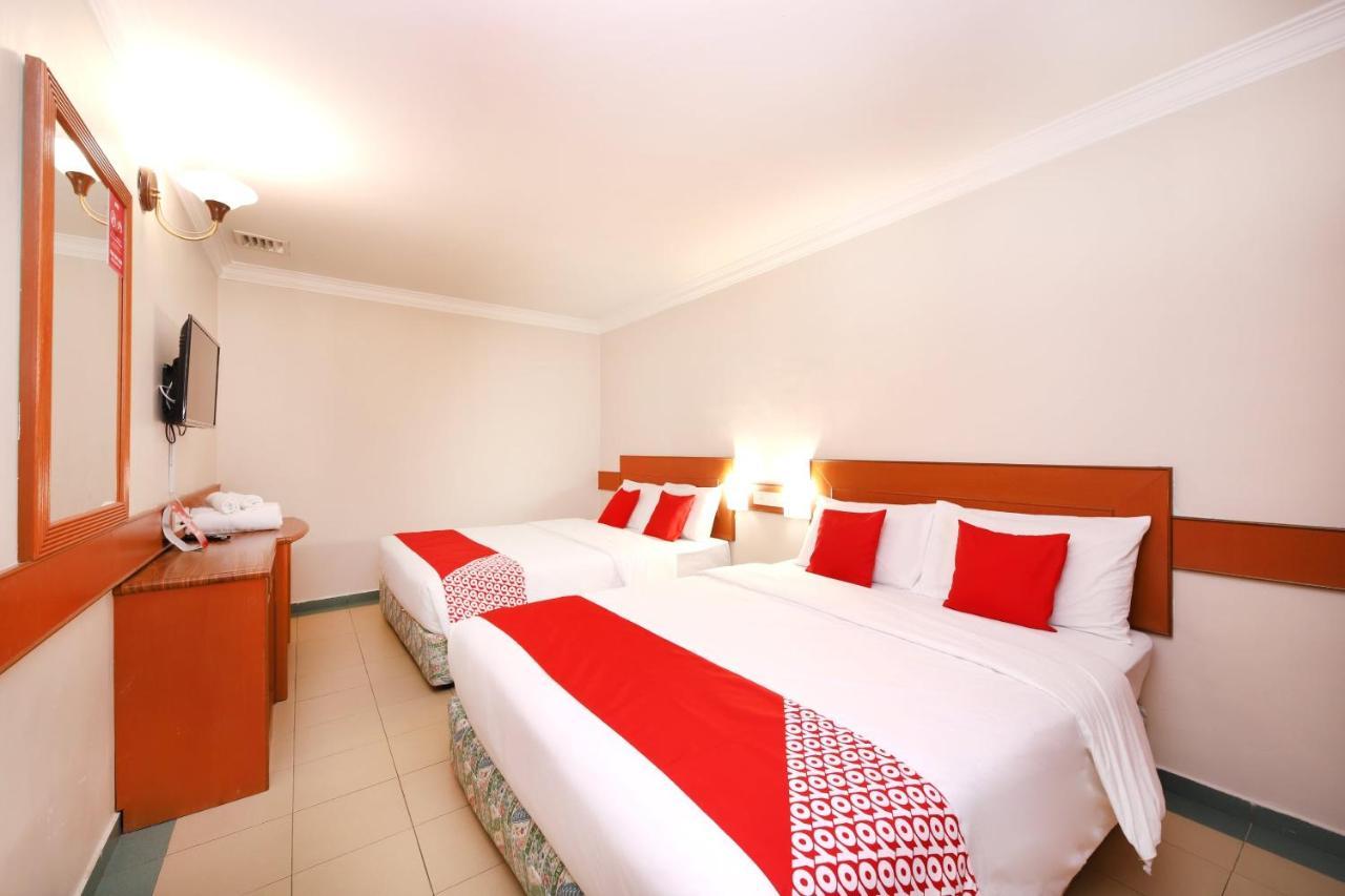 Malacca Oyo 764 Hotel Famous Inn מראה חיצוני תמונה