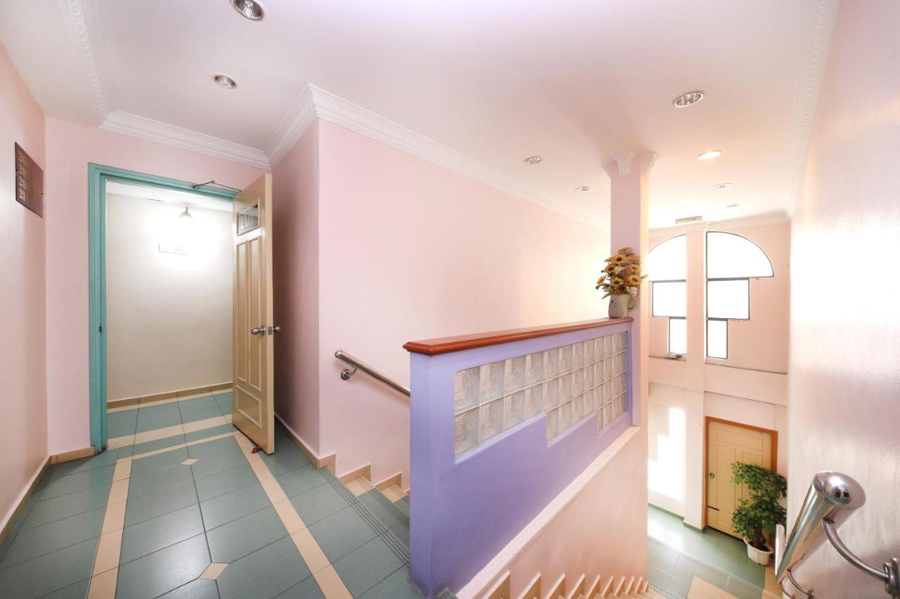 Malacca Oyo 764 Hotel Famous Inn מראה חיצוני תמונה