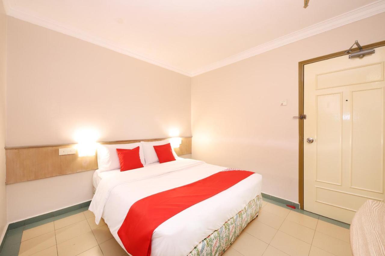 Malacca Oyo 764 Hotel Famous Inn מראה חיצוני תמונה