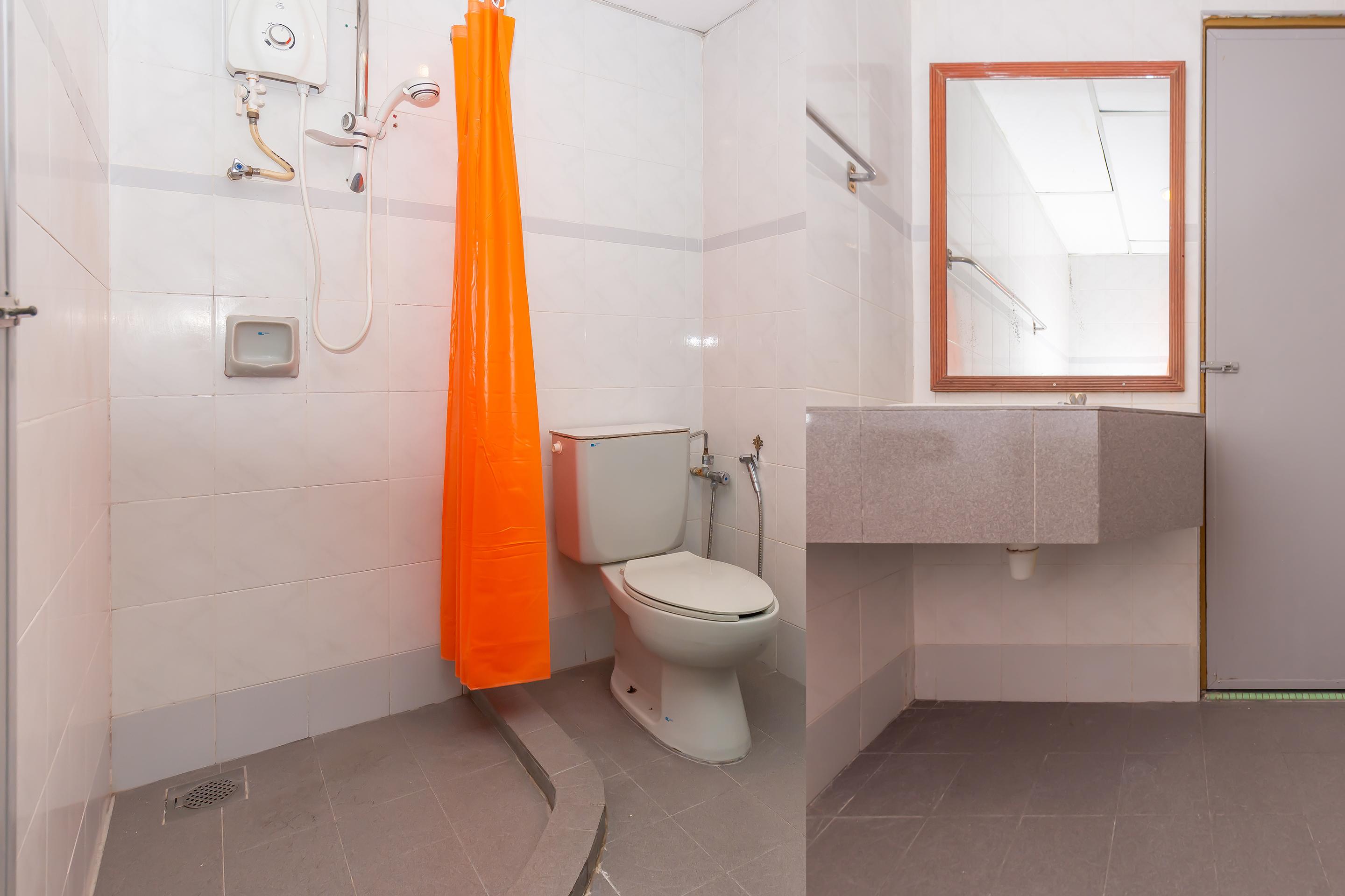 Malacca Oyo 764 Hotel Famous Inn מראה חיצוני תמונה