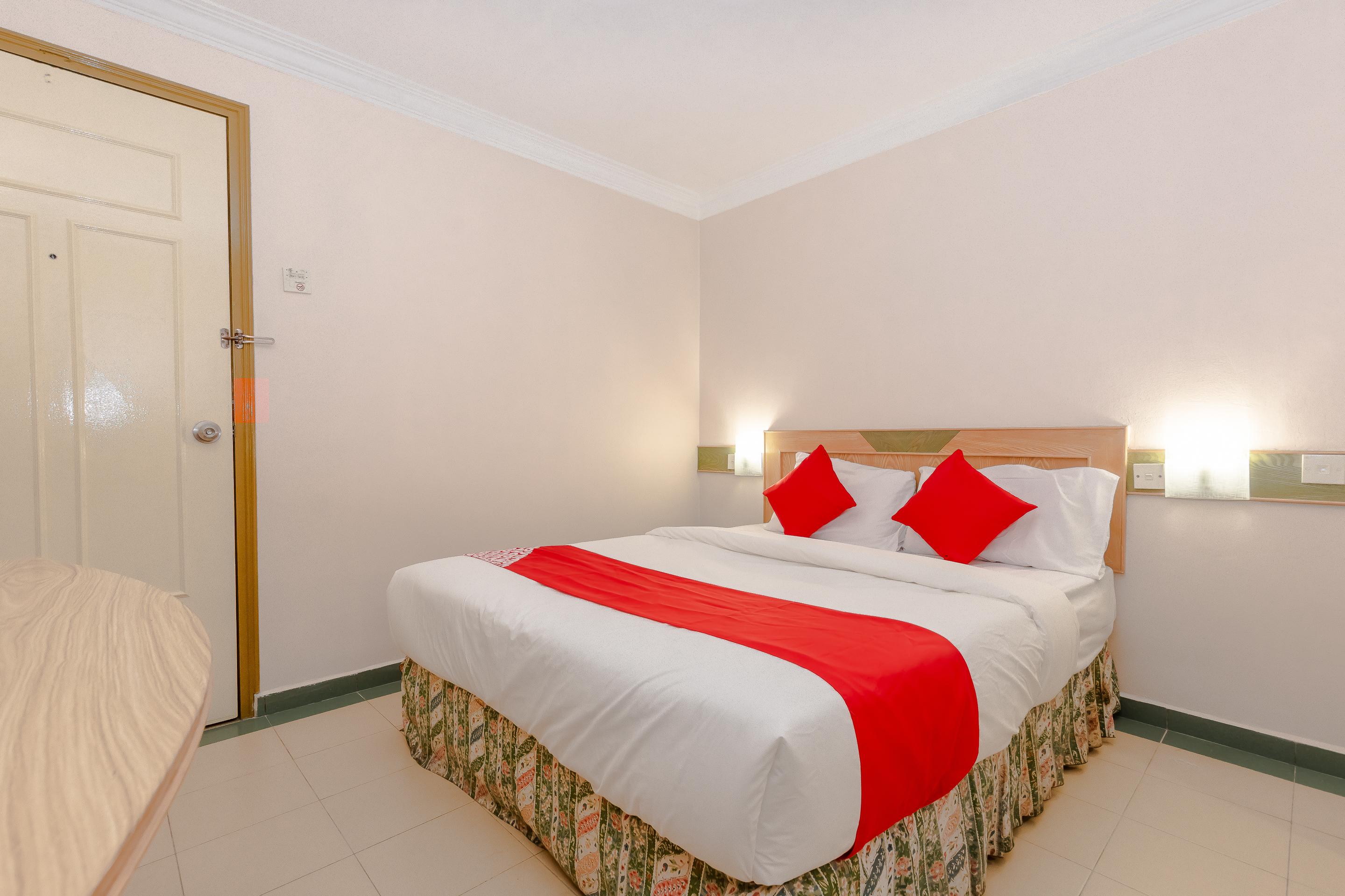 Malacca Oyo 764 Hotel Famous Inn מראה חיצוני תמונה