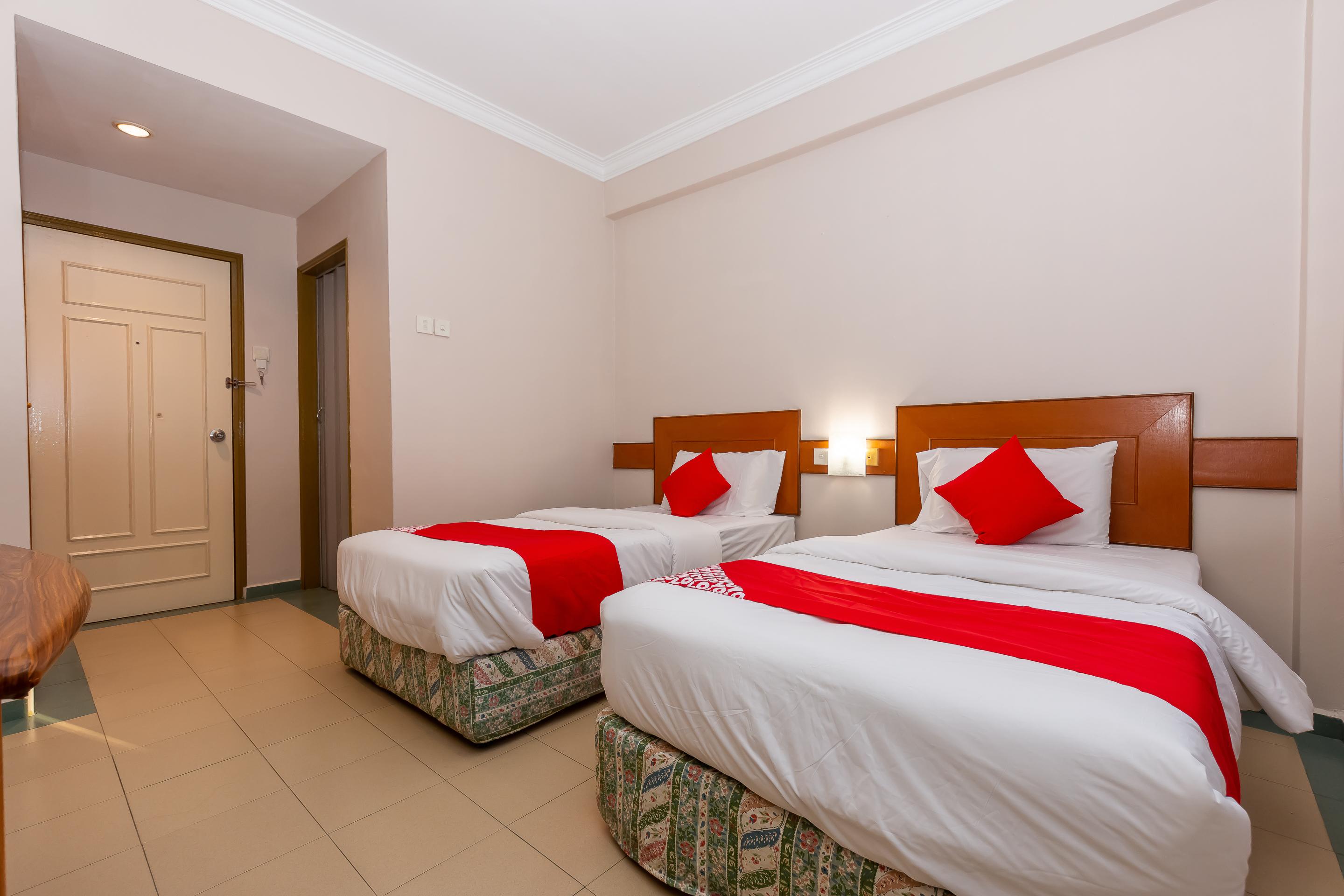 Malacca Oyo 764 Hotel Famous Inn מראה חיצוני תמונה