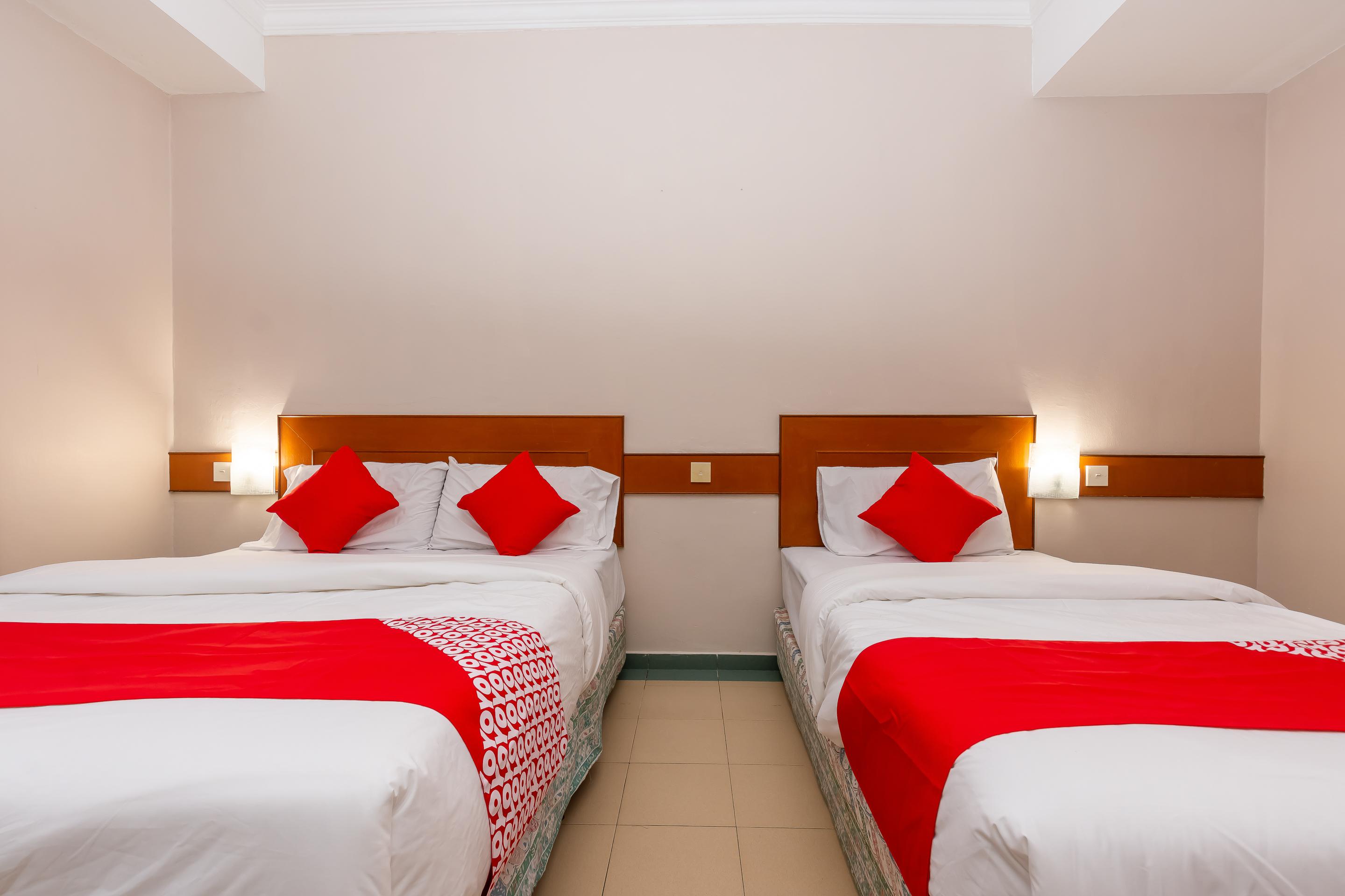 Malacca Oyo 764 Hotel Famous Inn מראה חיצוני תמונה