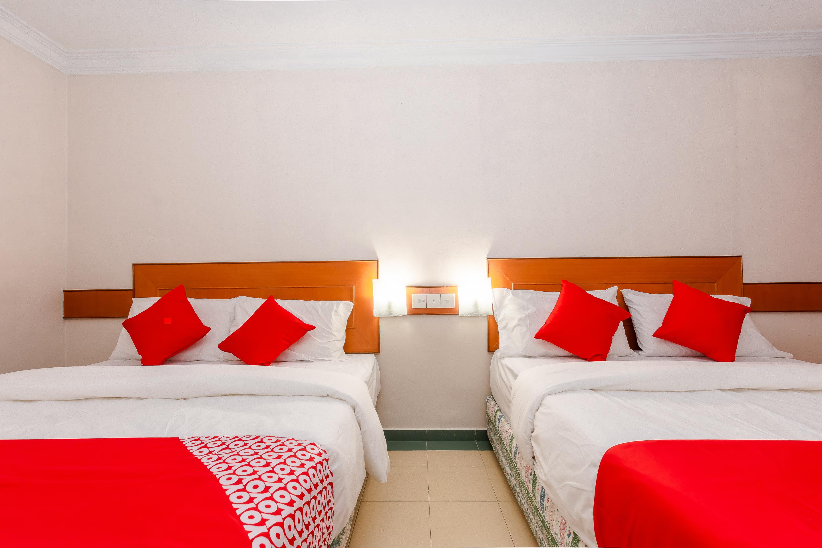 Malacca Oyo 764 Hotel Famous Inn מראה חיצוני תמונה