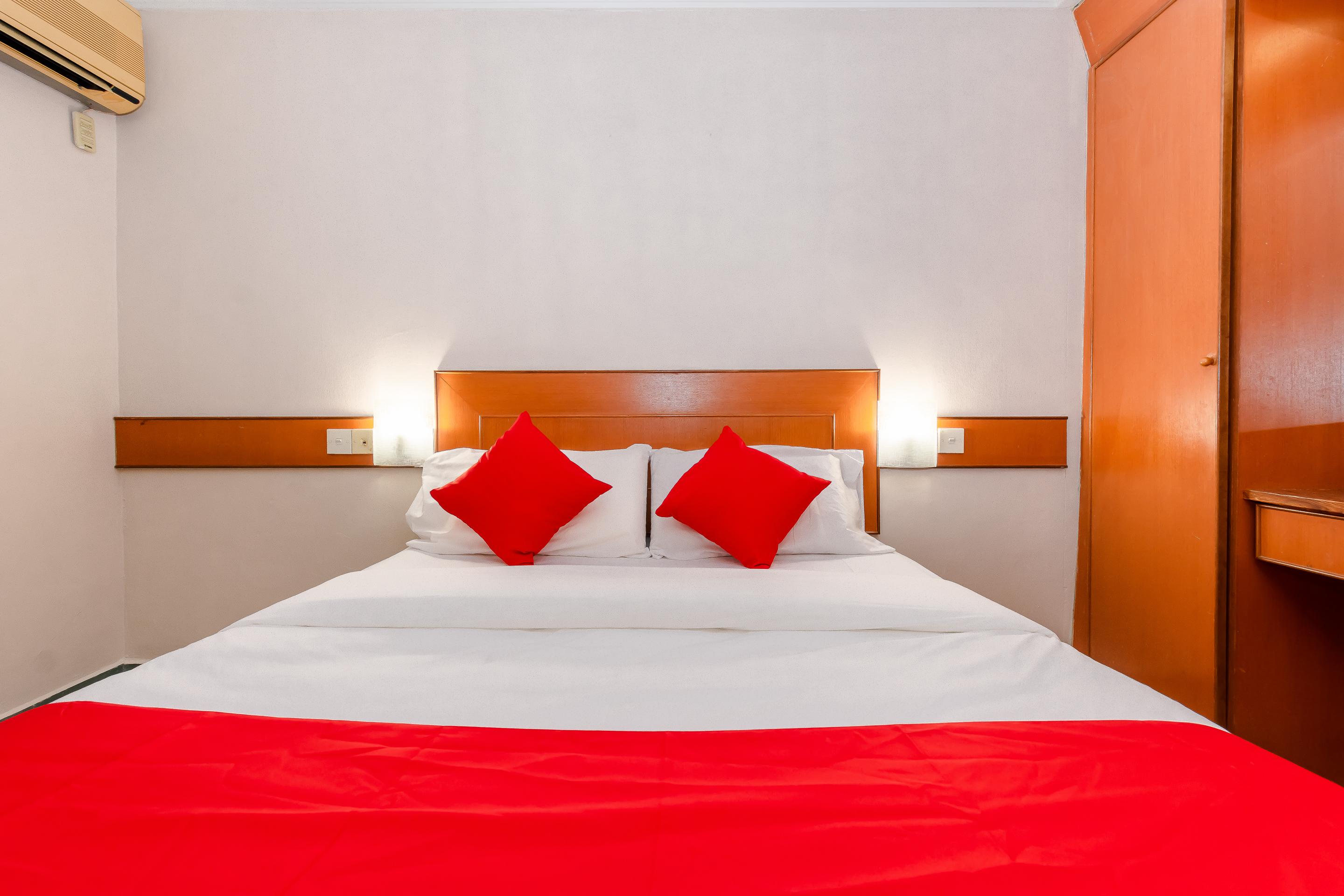 Malacca Oyo 764 Hotel Famous Inn מראה חיצוני תמונה