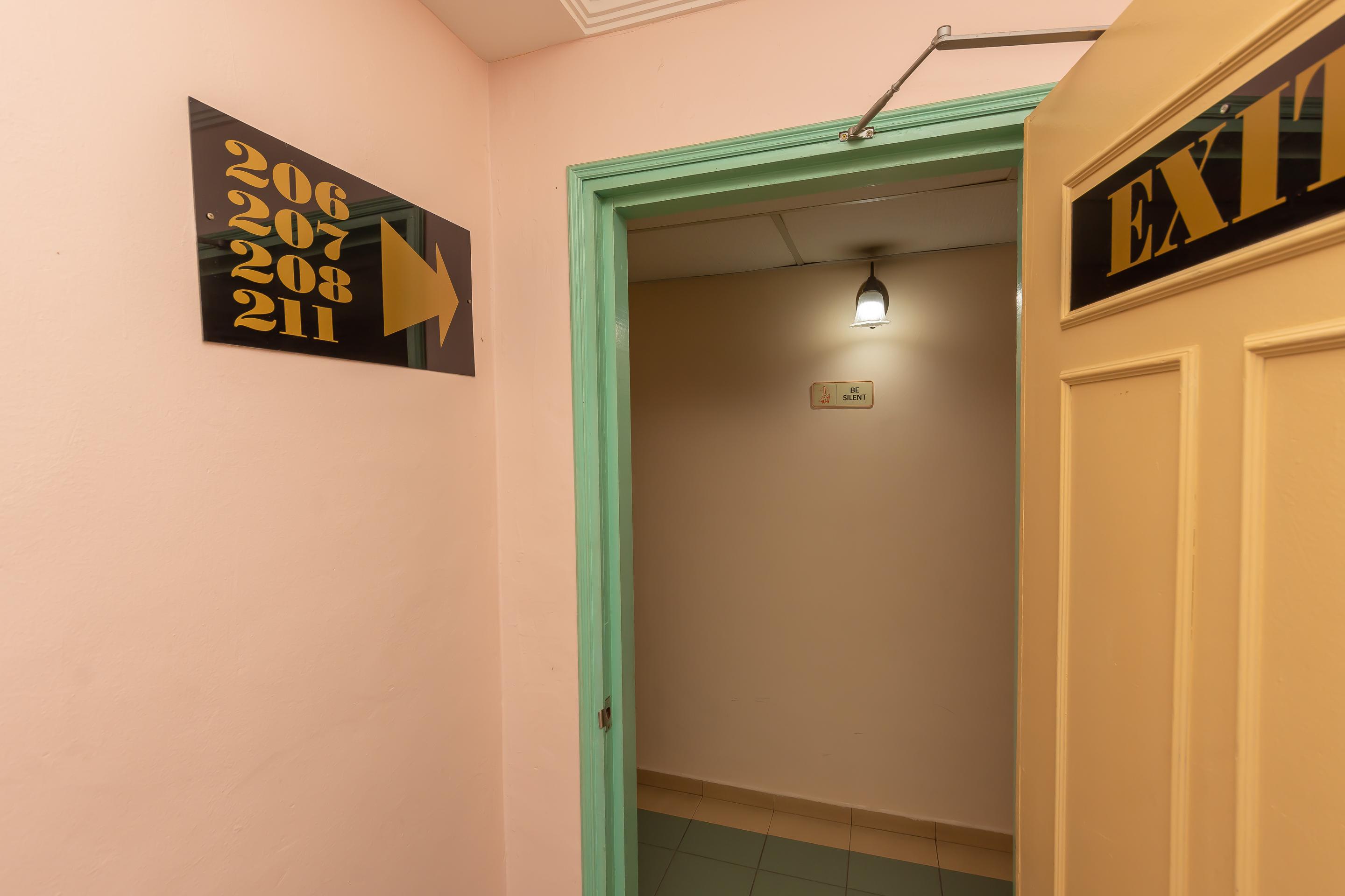 Malacca Oyo 764 Hotel Famous Inn מראה חיצוני תמונה