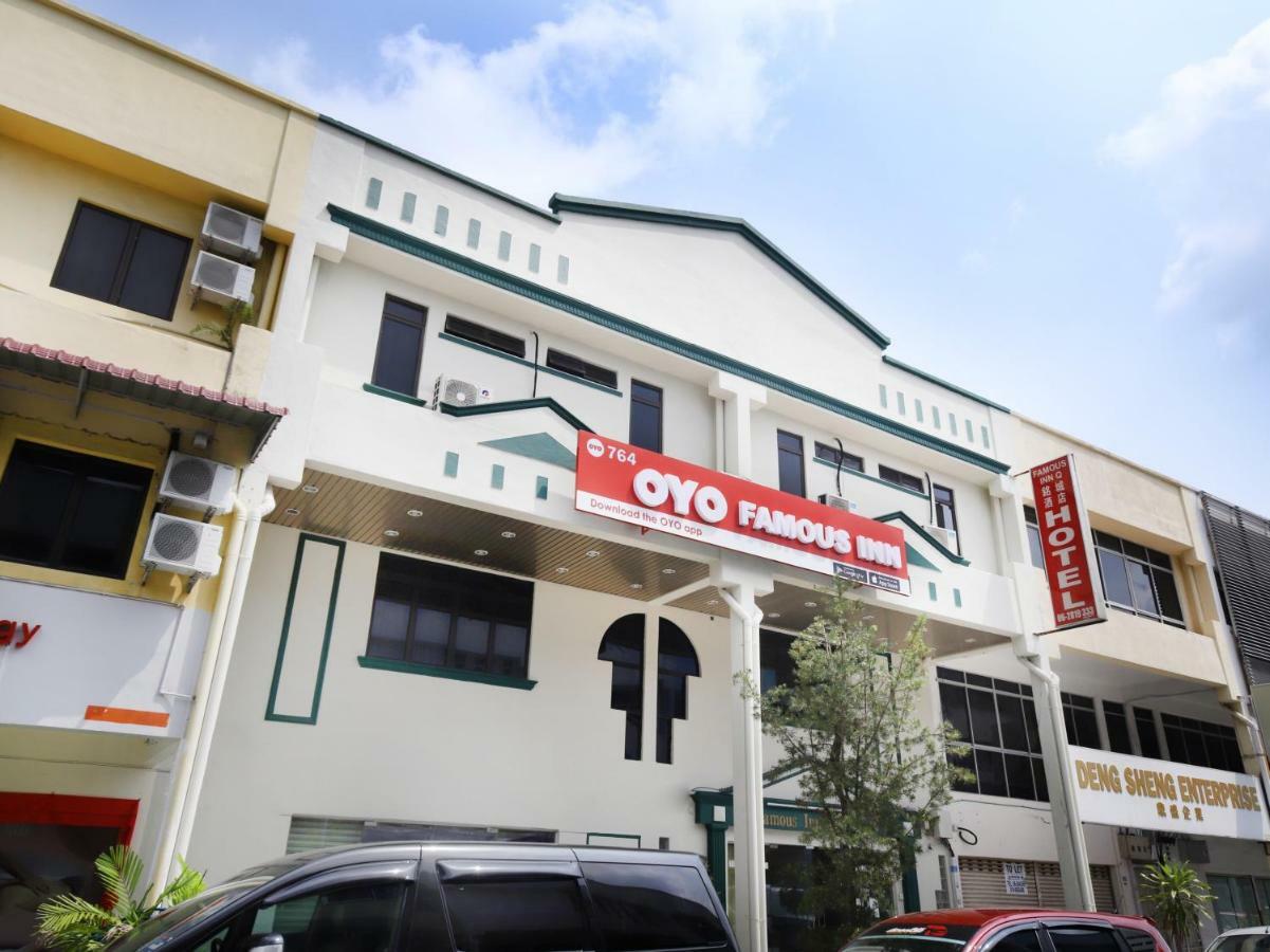 Malacca Oyo 764 Hotel Famous Inn מראה חיצוני תמונה