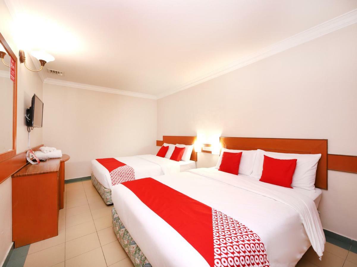 Malacca Oyo 764 Hotel Famous Inn מראה חיצוני תמונה