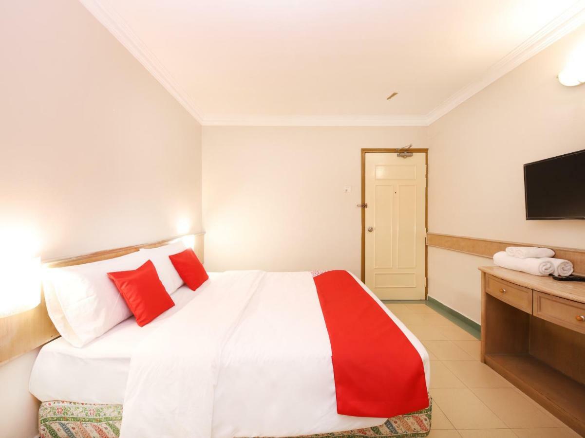 Malacca Oyo 764 Hotel Famous Inn מראה חיצוני תמונה