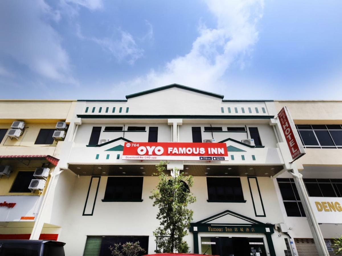 Malacca Oyo 764 Hotel Famous Inn מראה חיצוני תמונה